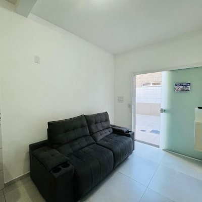 Pousada com 261m², 7 quartos, 1 suíte, 3 garagens, no bairro Tapera da Base em Florianópolis