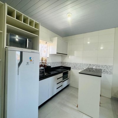 Pousada com 261m², 7 quartos, 1 suíte, 3 garagens, no bairro Tapera da Base em Florianópolis