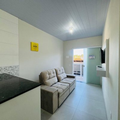 Pousada com 261m², 7 quartos, 1 suíte, 3 garagens, no bairro Tapera da Base em Florianópolis