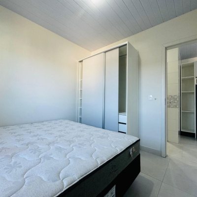 Pousada com 261m², 7 quartos, 1 suíte, 3 garagens, no bairro Tapera da Base em Florianópolis
