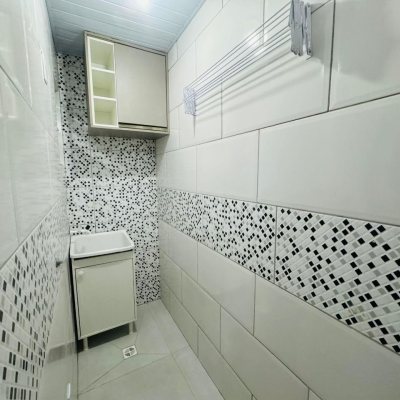 Pousada com 261m², 7 quartos, 1 suíte, 3 garagens, no bairro Tapera da Base em Florianópolis