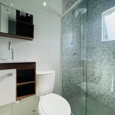 Pousada com 261m², 7 quartos, 1 suíte, 3 garagens, no bairro Tapera da Base em Florianópolis