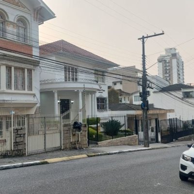 Terreno Comercial/Residencial com 324m², no bairro Centro em Florianópolis