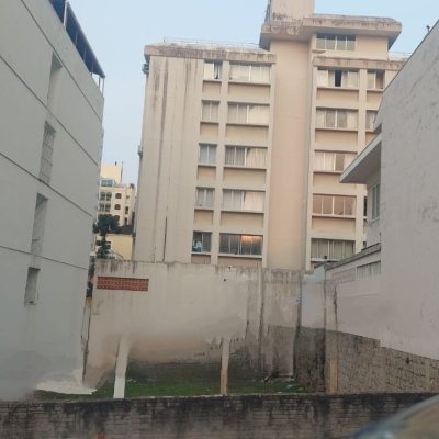 Terreno Comercial/Residencial com 324m², no bairro Centro em Florianópolis