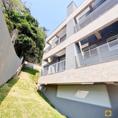Apartamentos com 69m², 2 quartos, 1 suíte, 1 garagem, no bairro alto ribeirão em Florianópolis
