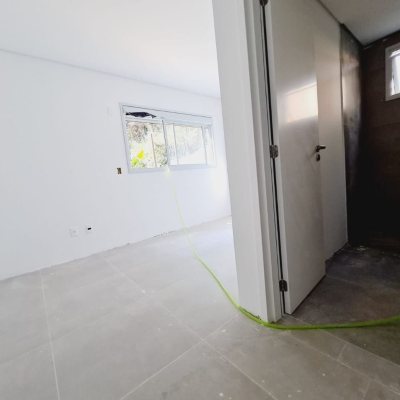 Apartamentos com 69m², 2 quartos, 1 suíte, 1 garagem, no bairro alto ribeirão em Florianópolis