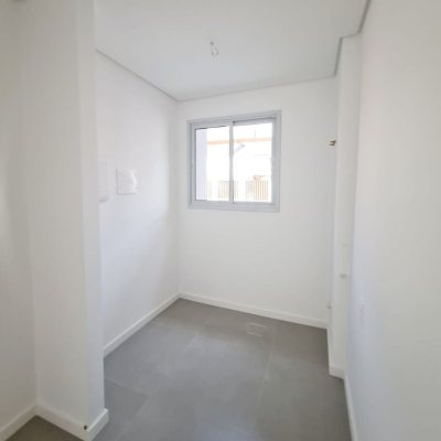 Casa em Condomínio com 78m², 2 quartos, 2 suítes, 2 garagens, no bairro Morro das Pedras em Florianópolis