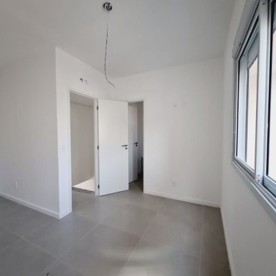 Casa em Condomínio com 78m², 2 quartos, 2 suítes, 2 garagens, no bairro Morro das Pedras em Florianópolis