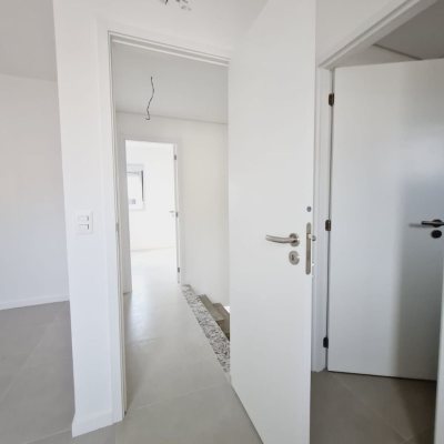 Casa em Condomínio com 78m², 2 quartos, 2 suítes, 2 garagens, no bairro Morro das Pedras em Florianópolis