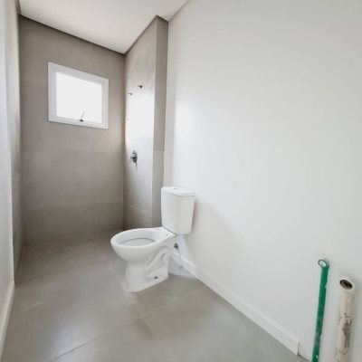 Casa em Condomínio com 78m², 2 quartos, 2 suítes, 2 garagens, no bairro Morro das Pedras em Florianópolis