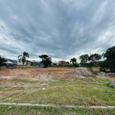 Terrenos Residenciais com 2600m², no bairro Campeche em Florianópolis