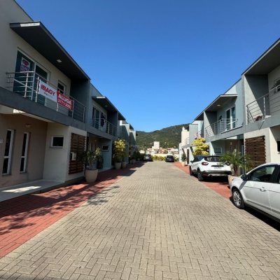 Casa em Condomínio com 115m², 3 quartos, 1 suíte, 1 garagem, no bairro Ribeirão Da Ilha em Florianópolis
