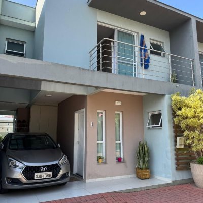 Casa em Condomínio com 115m², 3 quartos, 1 suíte, 1 garagem, no bairro Ribeirão Da Ilha em Florianópolis