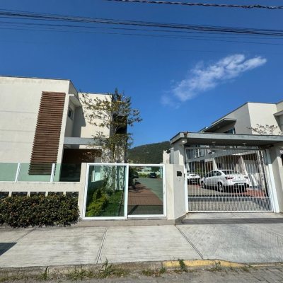 Casa em Condomínio com 115m², 3 quartos, 1 suíte, 1 garagem, no bairro Ribeirão Da Ilha em Florianópolis