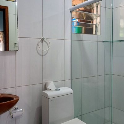 Casa Residencial com 420m², 3 quartos, 3 suítes, 2 garagens, no bairro São João Do Rio Vermelho em Florianópolis