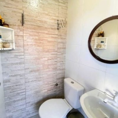 Casa Residencial com 420m², 3 quartos, 3 suítes, 2 garagens, no bairro São João Do Rio Vermelho em Florianópolis