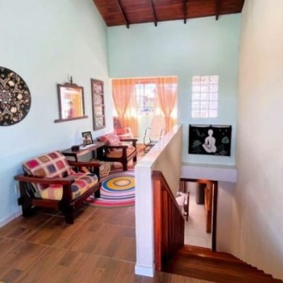 Casa Residencial com 420m², 3 quartos, 3 suítes, 2 garagens, no bairro São João Do Rio Vermelho em Florianópolis