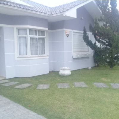Casa Residencial com 140m², 4 quartos, 1 suíte, 2 garagens, no bairro Pedra Branca em Palhoça