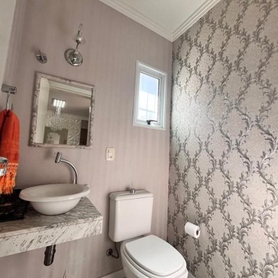 Casa Residencial com 140m², 4 quartos, 1 suíte, 2 garagens, no bairro Pedra Branca em Palhoça