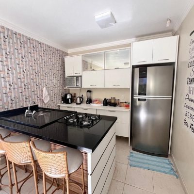 Casa Residencial com 140m², 4 quartos, 1 suíte, 2 garagens, no bairro Pedra Branca em Palhoça