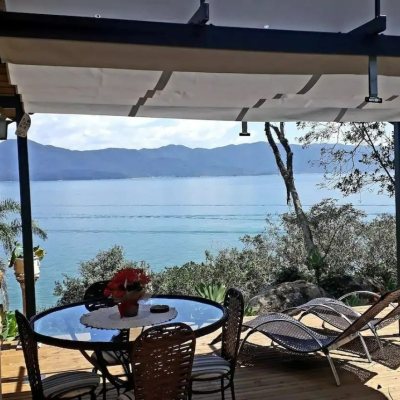 Casa Residencial/Comercial com 226m², 4 garagens, no bairro Jurerê Internacional em Florianópolis