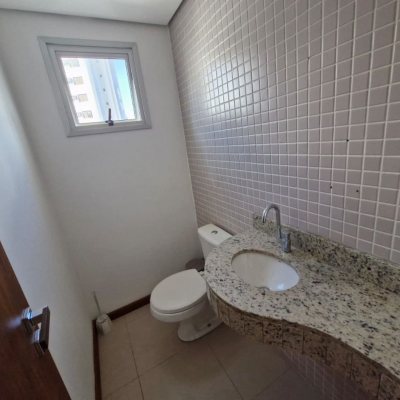 Sala com 31m², 1 garagem, no bairro Centro em Florianópolis