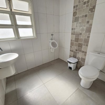 Casa Residencial/Comercial com 329m², no bairro Saco Dos Limões em Florianópolis