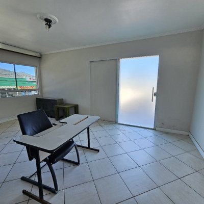 Casa Residencial/Comercial com 329m², no bairro Saco Dos Limões em Florianópolis