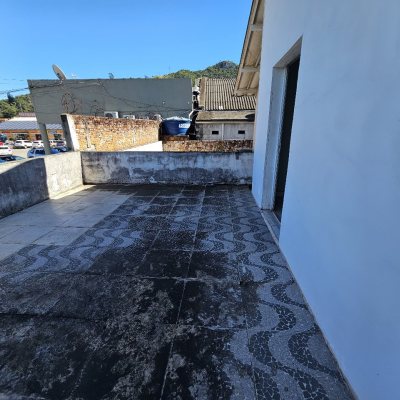 Casa Residencial/Comercial com 329m², no bairro Saco Dos Limões em Florianópolis