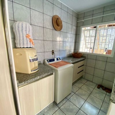 Casa Residencial com 160m², 4 quartos, 1 suíte, 5 garagens, no bairro Ingleses em Florianópolis