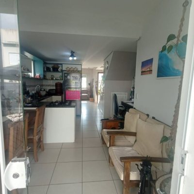 Casa Residencial/Comercial com 95m², 2 garagens, no bairro Ingleses do Rio Vermelho em Florianópolis