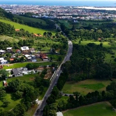Casa Residencial/Comercial com 95m², 2 garagens, no bairro Ingleses do Rio Vermelho em Florianópolis