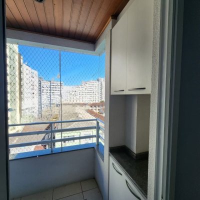 Apartamentos com 60m², 2 quartos, 1 suíte, 1 garagem, no bairro Centro em Florianópolis