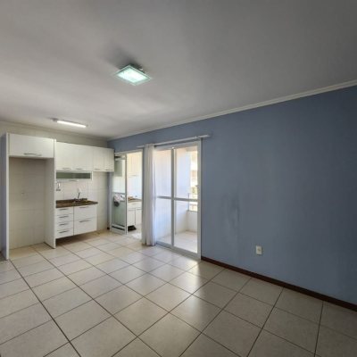 Apartamentos com 60m², 2 quartos, 1 suíte, 1 garagem, no bairro Centro em Florianópolis