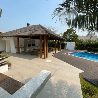 Apartamentos com 170m², 3 quartos, 2 suítes, 1 garagem, no bairro Ingleses em Florianópolis