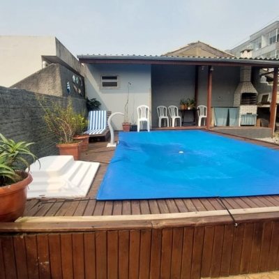 Casa Residencial com 104m², 3 quartos, 3 garagens, no bairro Ingleses do Rio Vermelho em Florianópolis