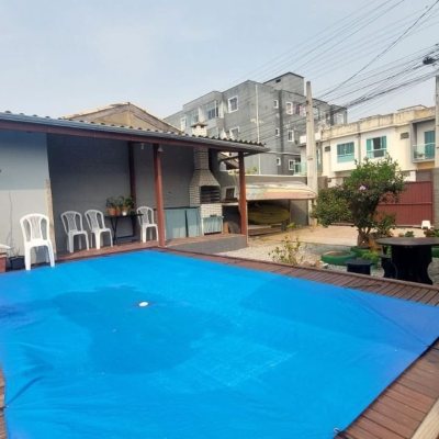 Casa Residencial com 104m², 3 quartos, 3 garagens, no bairro Ingleses do Rio Vermelho em Florianópolis