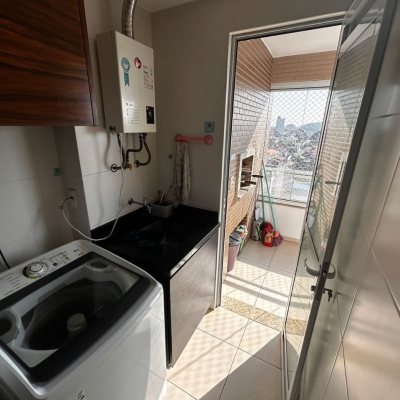 Apartamentos com 83m², 3 quartos, 1 suíte, 2 garagens, no bairro Pagani em Palhoça
