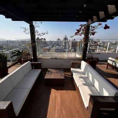 Apartamentos com 83m², 3 quartos, 1 suíte, 2 garagens, no bairro Pagani em Palhoça