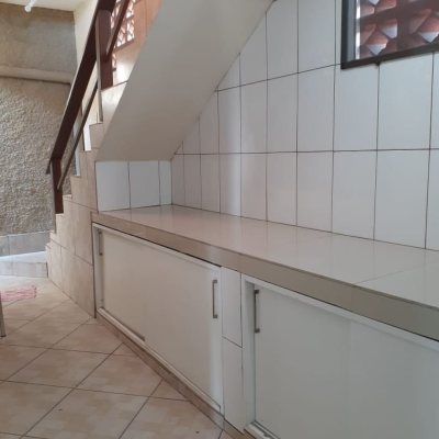 Casa Residencial com 221m², 4 quartos, 2 suítes, 1 garagem, no bairro Estreito em Florianópolis