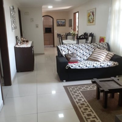 Casa Residencial com 221m², 4 quartos, 2 suítes, 1 garagem, no bairro Estreito em Florianópolis