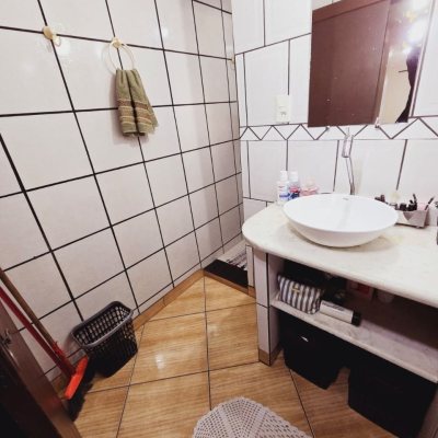 Casa Residencial com 221m², 4 quartos, 2 suítes, 1 garagem, no bairro Estreito em Florianópolis