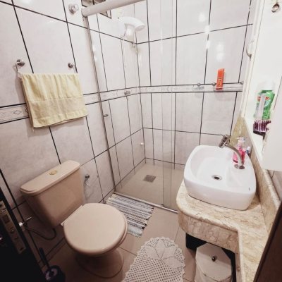 Casa Residencial com 221m², 4 quartos, 2 suítes, 1 garagem, no bairro Estreito em Florianópolis