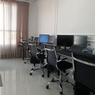 Sala com 32m², no bairro Barreiros em São José