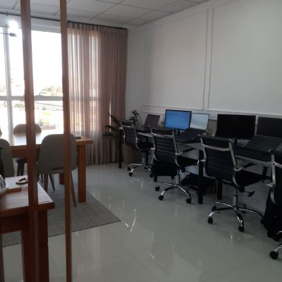 Sala com 32m², no bairro Barreiros em São José