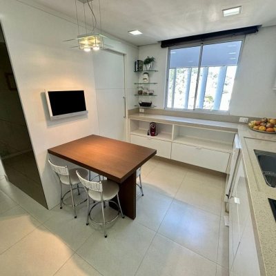 Cobertura com 162m², 4 quartos, 1 suíte, 1 garagem, no bairro Centro em Florianópolis