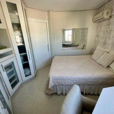 Cobertura com 162m², 4 quartos, 1 suíte, 1 garagem, no bairro Centro em Florianópolis