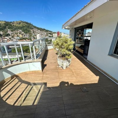 Cobertura com 162m², 4 quartos, 1 suíte, 1 garagem, no bairro Centro em Florianópolis