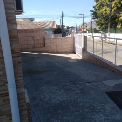 Casa Residencial com 350m², 7 quartos, 1 suíte, 5 garagens, no bairro Passa Vinte em Palhoça