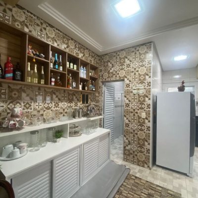 Casa Residencial com 350m², 7 quartos, 1 suíte, 5 garagens, no bairro Passa Vinte em Palhoça